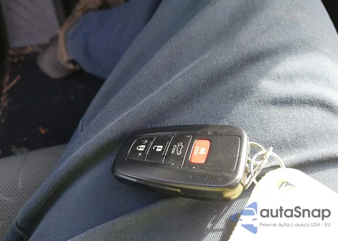 2020 Toyota Rav4 Xle from USA, damaged, VIN 2T3W1RFV4LC054787